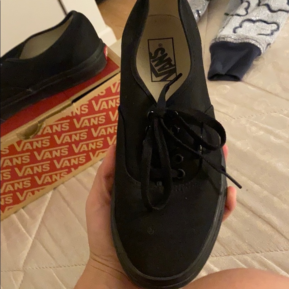Shoes - Picture 2 of 7